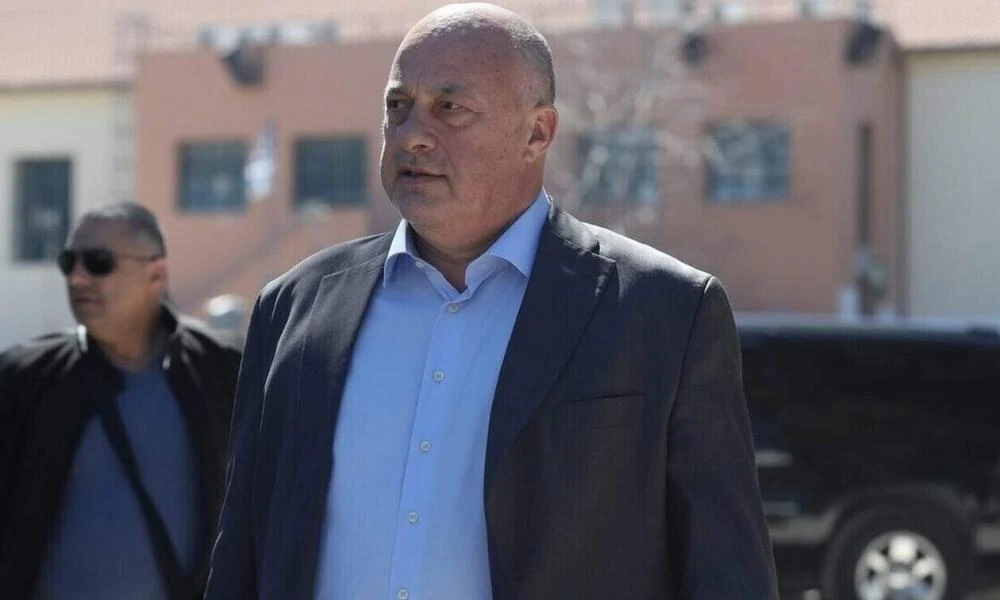 Ξέσπασε ο Μπέος: «Τα παιδιά μεγαλώνουν με πατέρα και μάνα»